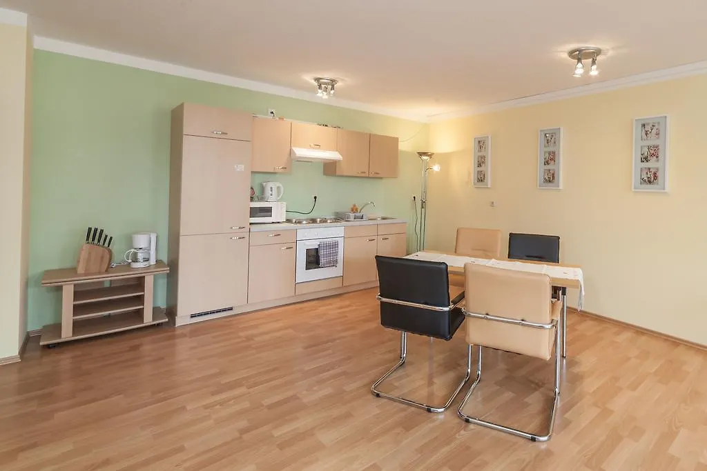 Ferienwohnung Reisloehner Альтдорф-бай-Нюрнберг 0*,  Германия