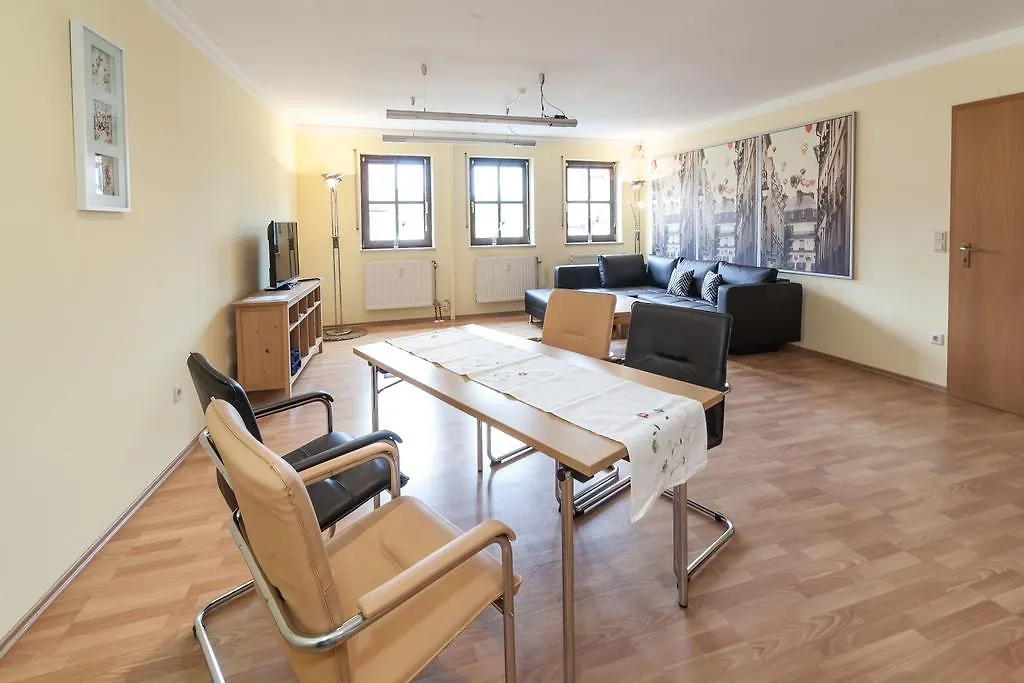 Ferienwohnung Reisloehner Альтдорф-бай-Нюрнберг